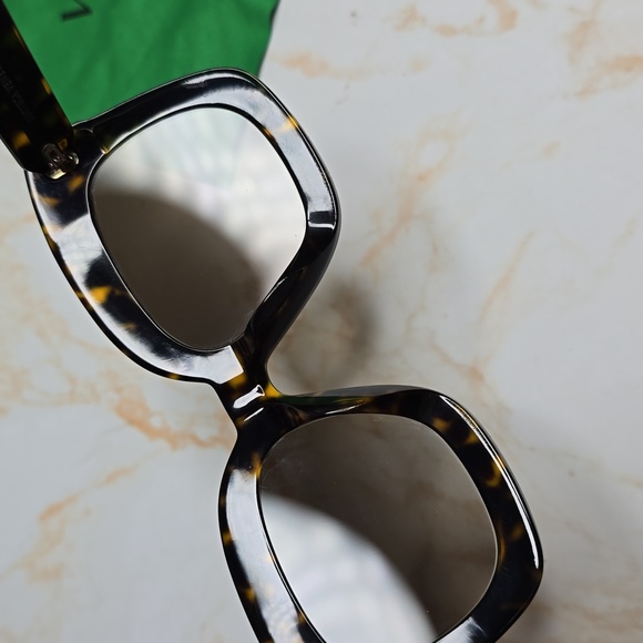 Bottega Veneta Oversized Square Tortoise Sunglasses New With Case And Cloth - Picture 9 of 15